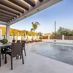 Villa Infinity Theo