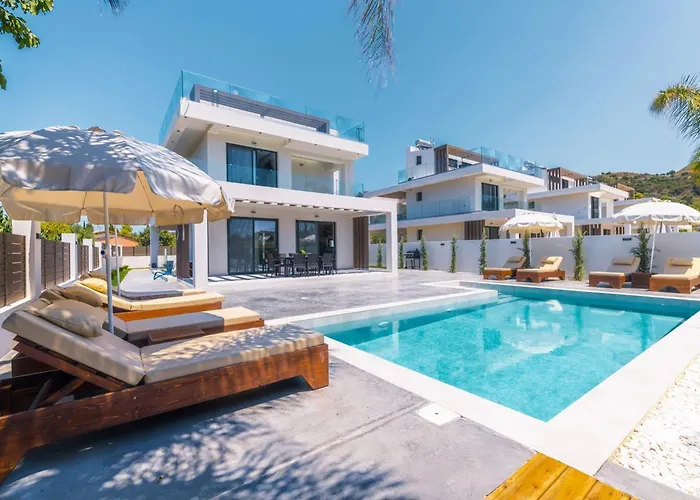 Villa Infinity Theo